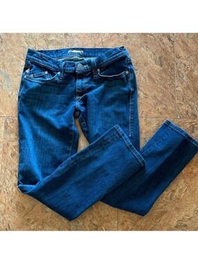 Rock & Republic jeans size 27 Inseam is 28 inches.